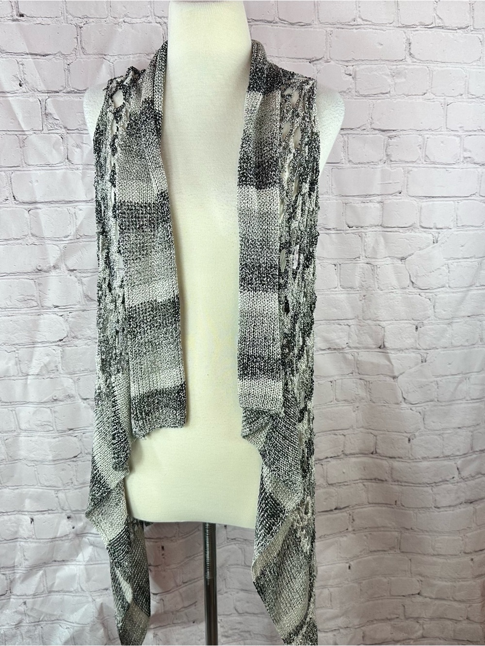 BKE Open Knit Sweater Vest cardigan inventive layering women L boho neutral